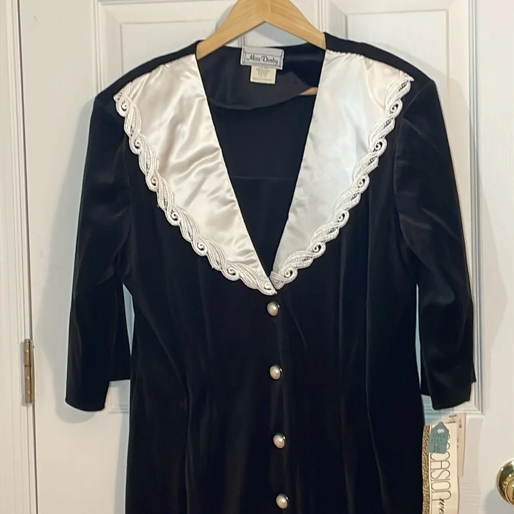 Miss Dorby Velvet Dress White Satin Collar, 16